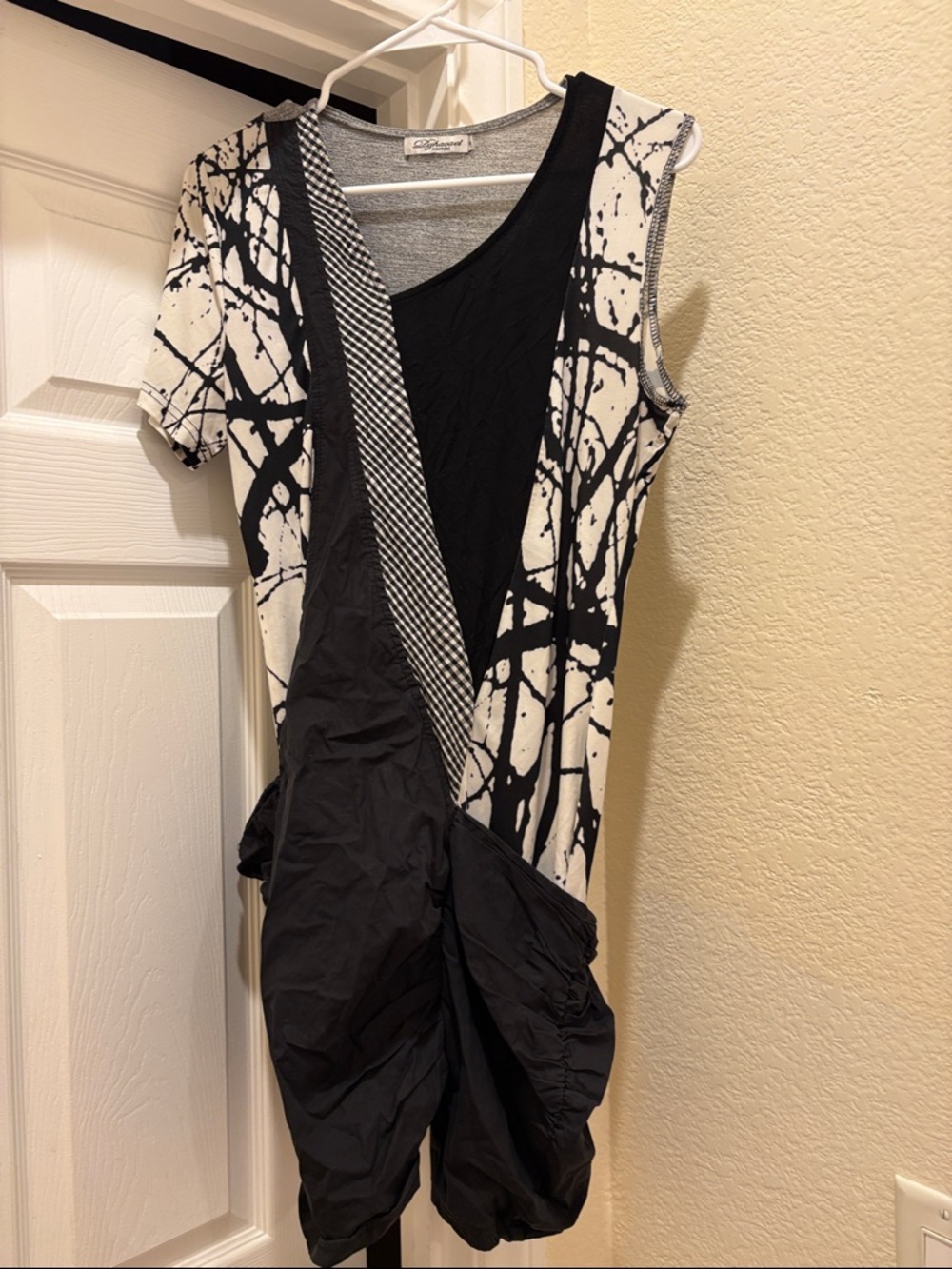 Dzhavael Couture Abstract Black & White Sleeveless Dress, size small